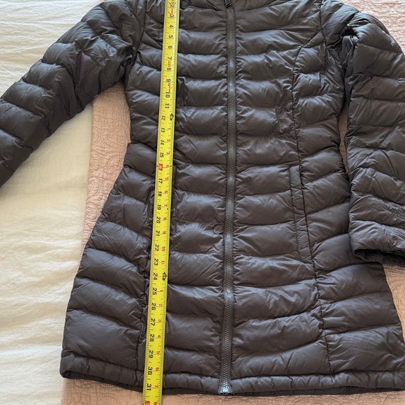 The North Face 550 Women's Puffer Jacket - Picture 3 of 16